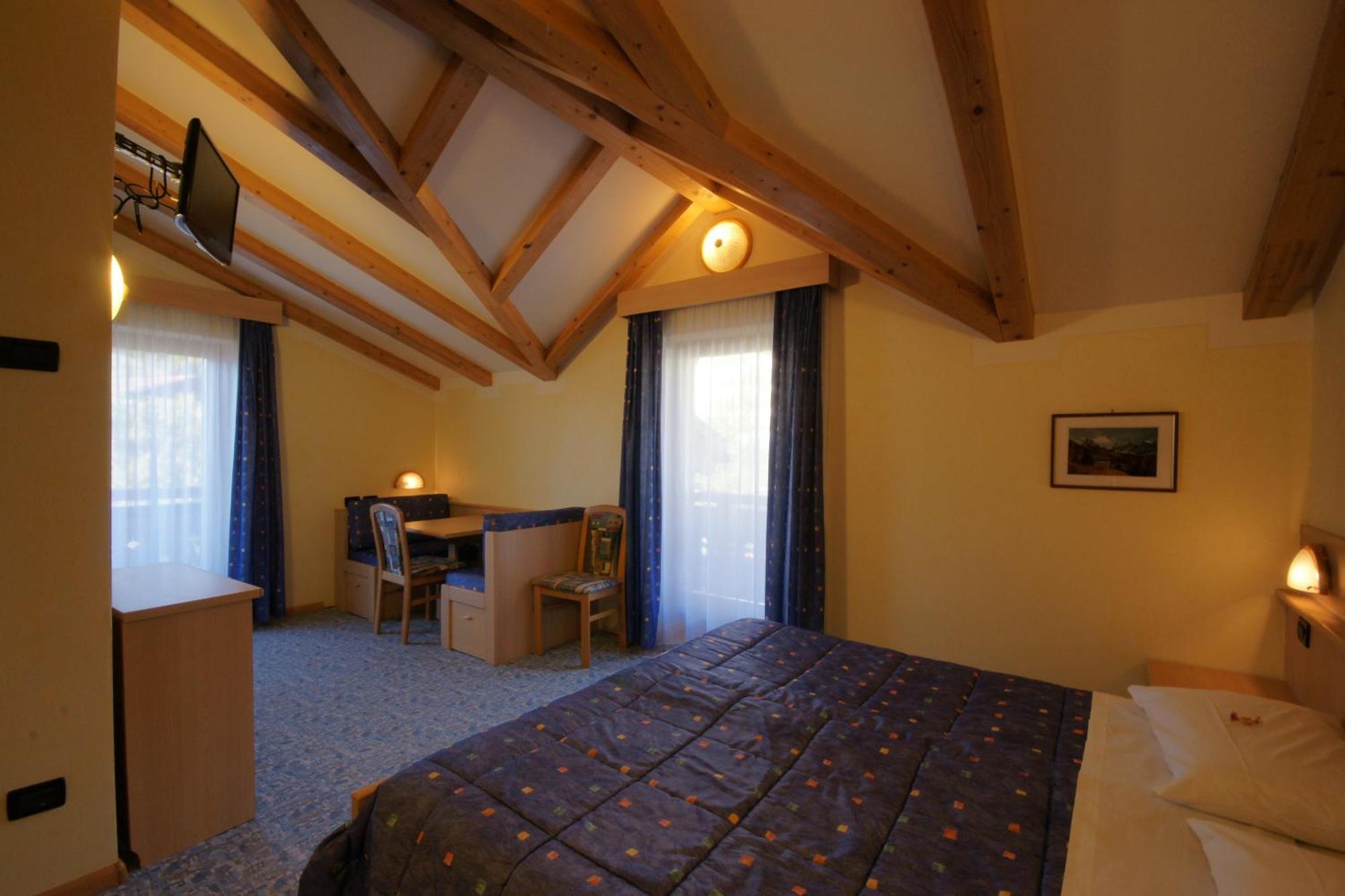 Berg Hotel Latemar Spitze Vigo di Fassa Eksteriør billede