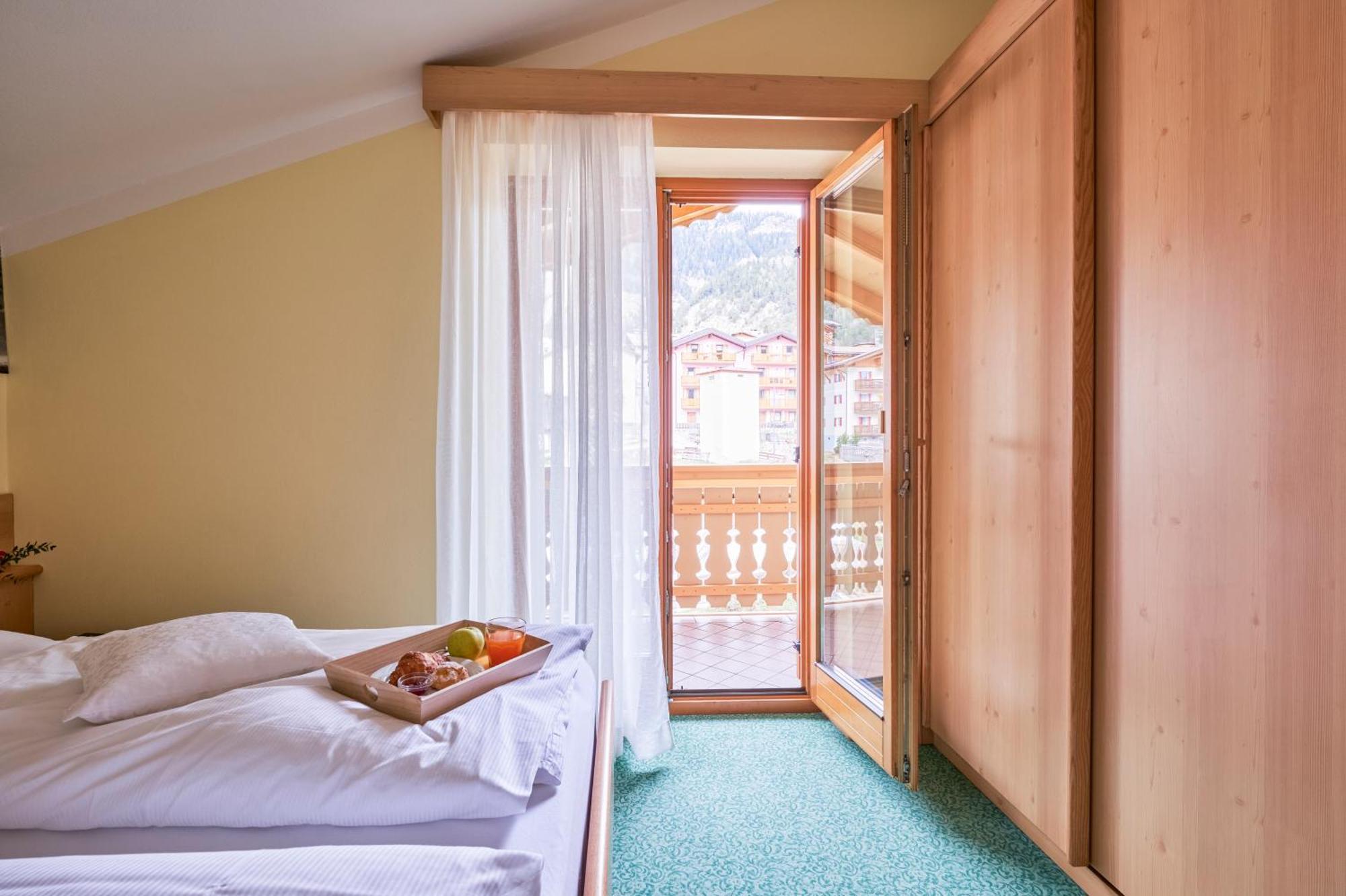 Berg Hotel Latemar Spitze Vigo di Fassa Eksteriør billede