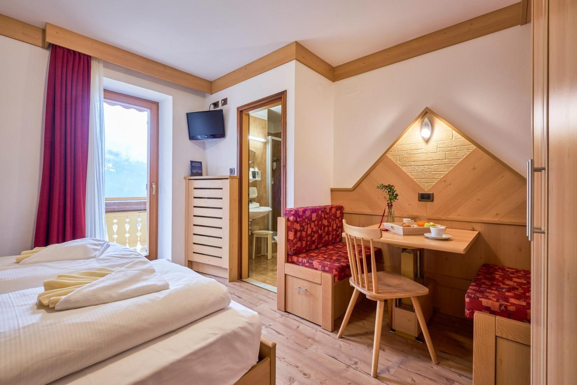Berg Hotel Latemar Spitze Vigo di Fassa Eksteriør billede