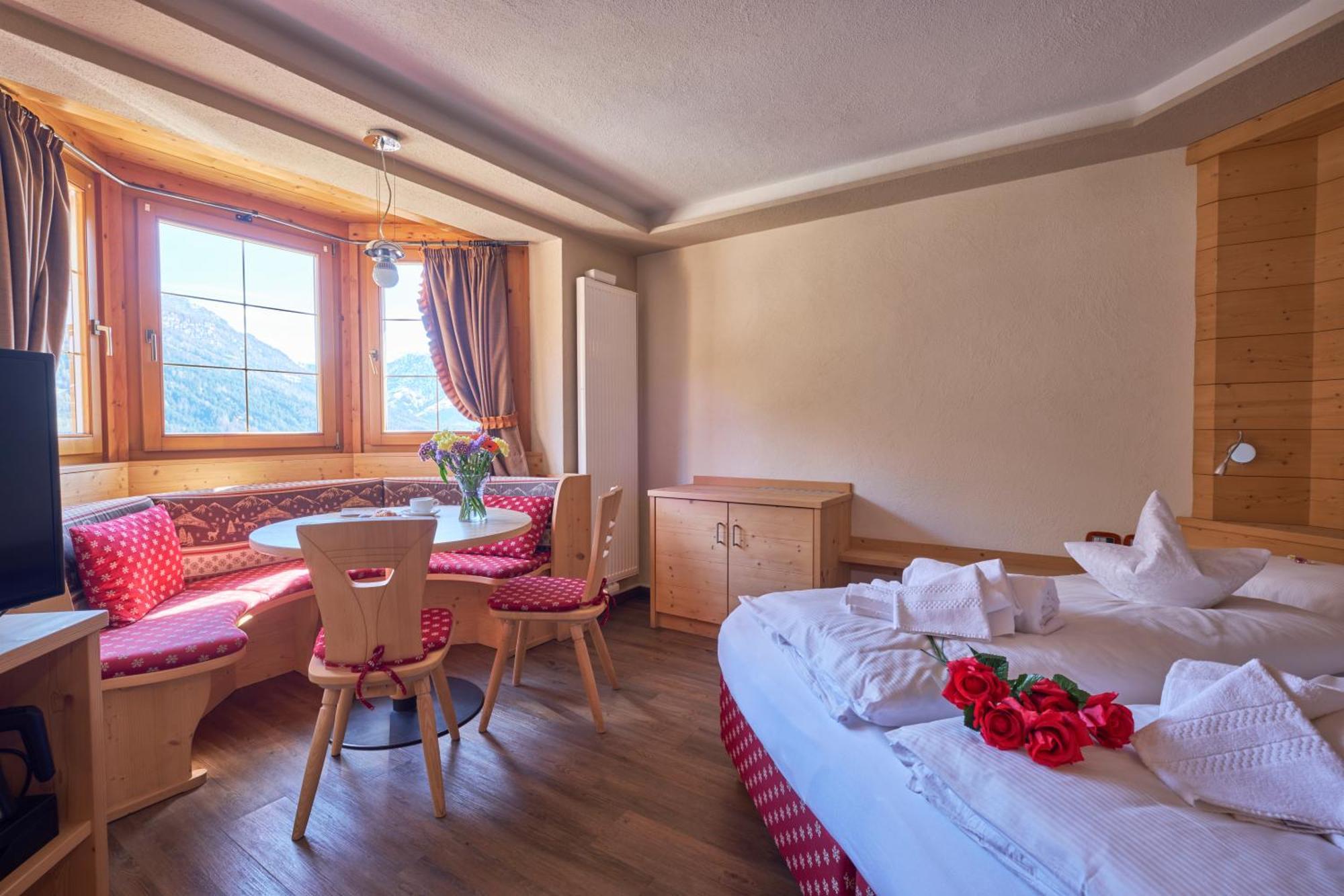 Berg Hotel Latemar Spitze Vigo di Fassa Eksteriør billede