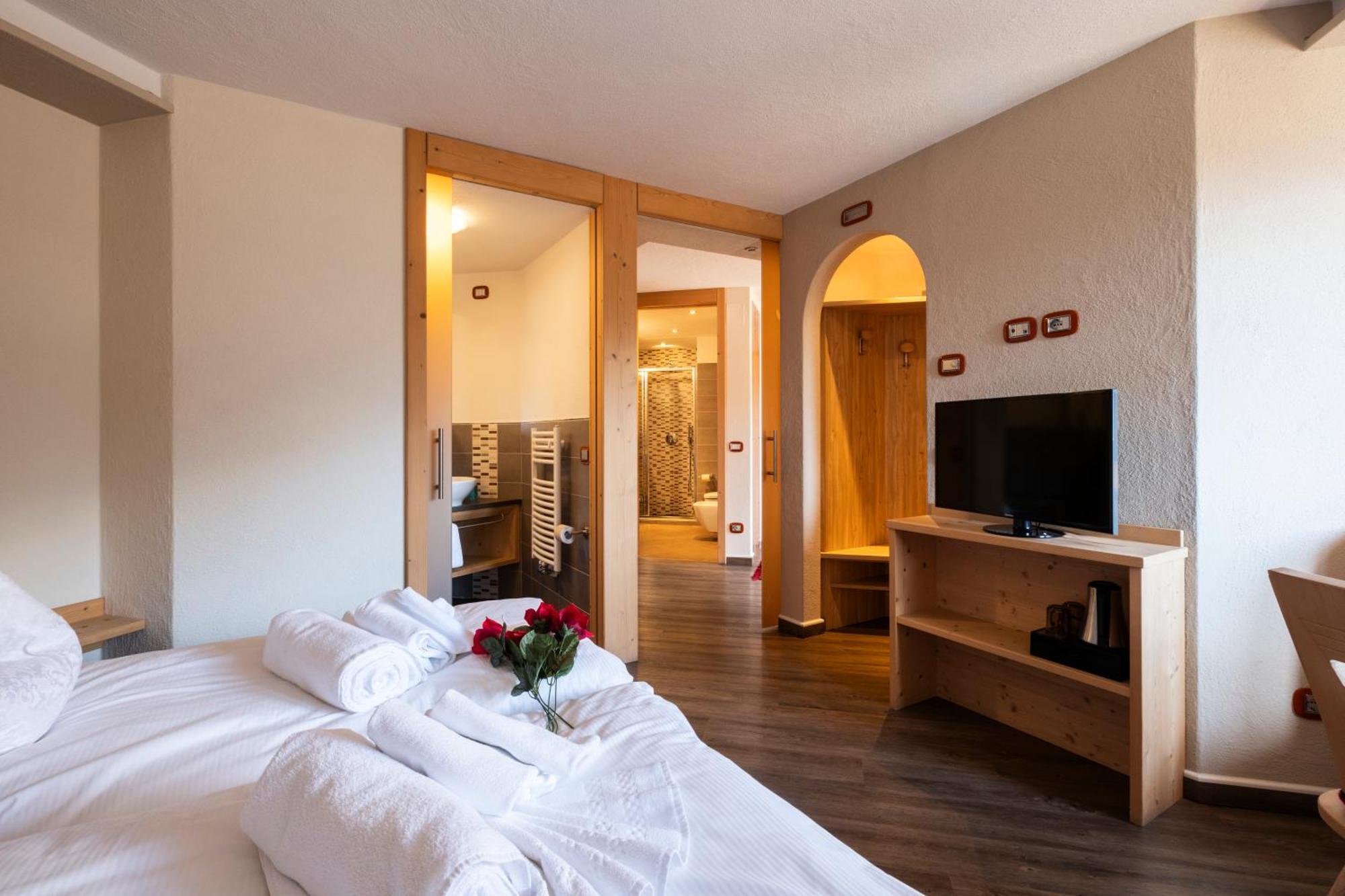 Berg Hotel Latemar Spitze Vigo di Fassa Eksteriør billede