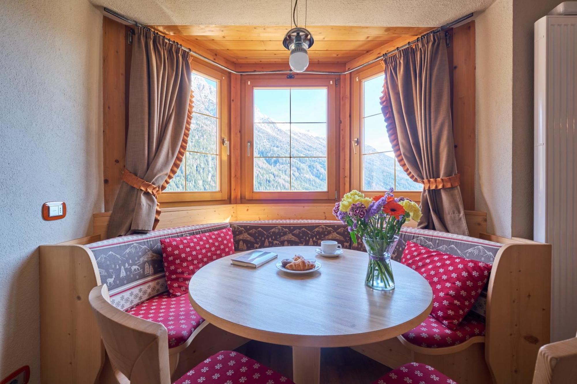 Berg Hotel Latemar Spitze Vigo di Fassa Eksteriør billede